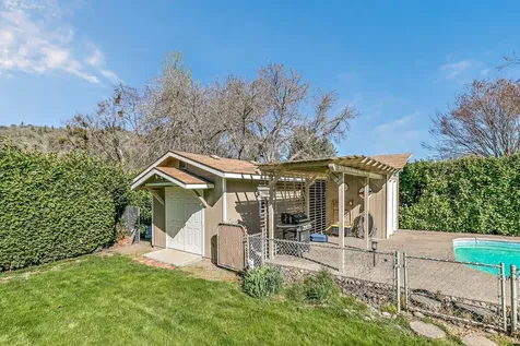 2860 W Griffin Creek Road Medford OR 97501