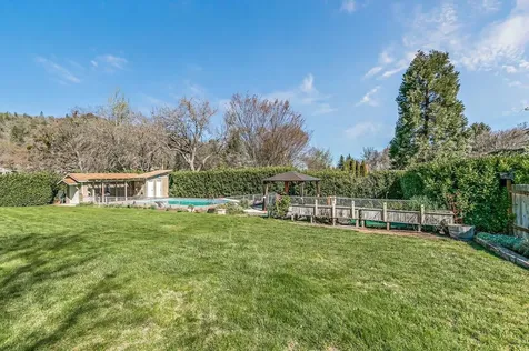 2860 W Griffin Creek Road Medford OR 97501