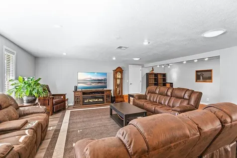2860 W Griffin Creek Road Medford OR 97501