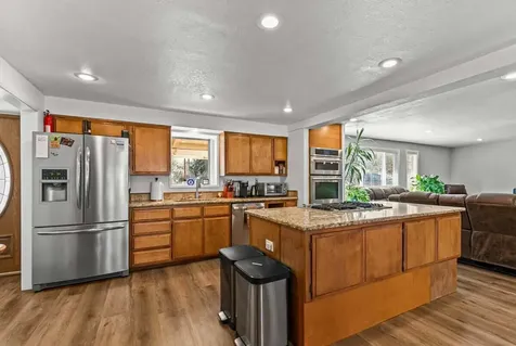 2860 W Griffin Creek Road Medford OR 97501