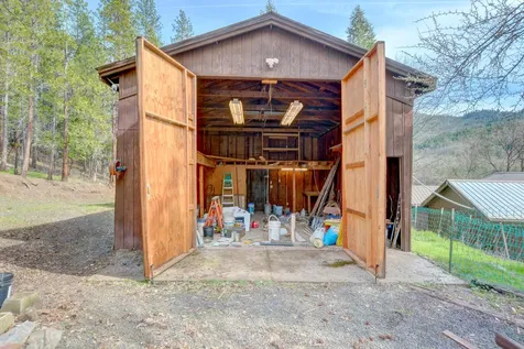 5492 Highway 227 Trail OR 97541