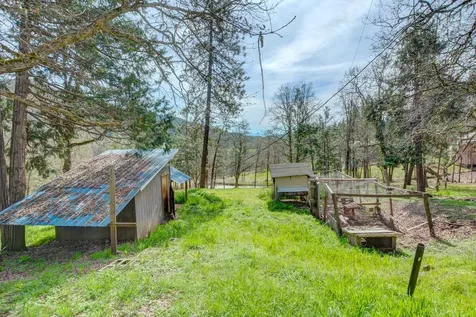5492 Highway 227 Trail OR 97541