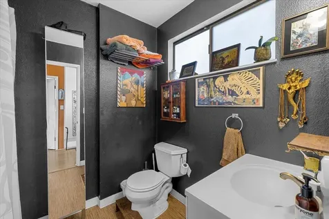 345 Carmen Road Talent OR 97540