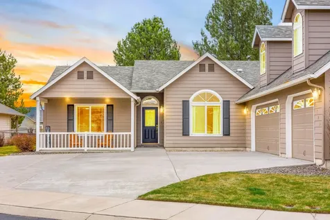 3790 SW Gene Sarazan Drive Redmond OR 97756