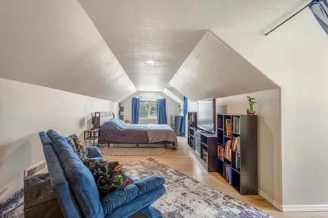 3790 SW Gene Sarazan Drive Redmond OR 97756