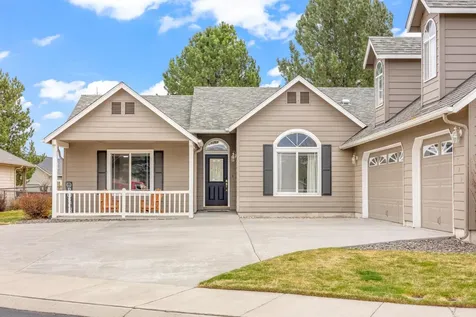 3790 SW Gene Sarazan Drive Redmond OR 97756