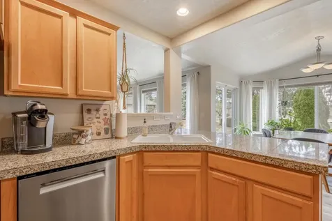 3790 SW Gene Sarazan Drive Redmond OR 97756