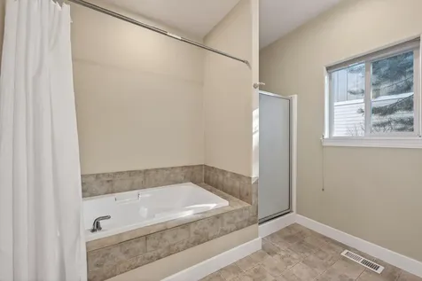 19811 Kenzie Avenue Bend OR 97702