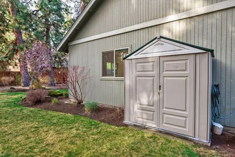 19811 Kenzie Avenue Bend OR 97702