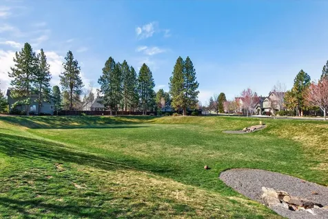 19811 Kenzie Avenue Bend OR 97702