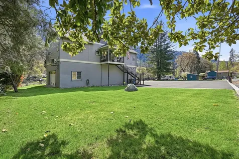 461 Fielder Lane Grants Pass OR 97526