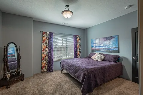 1050 Azure Way Eagle Point OR 97524
