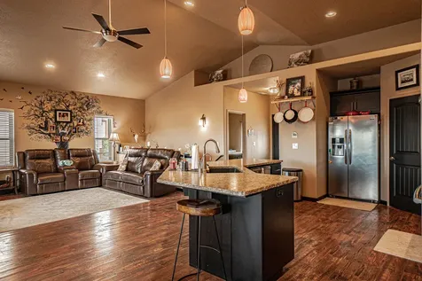 1050 Azure Way Eagle Point OR 97524