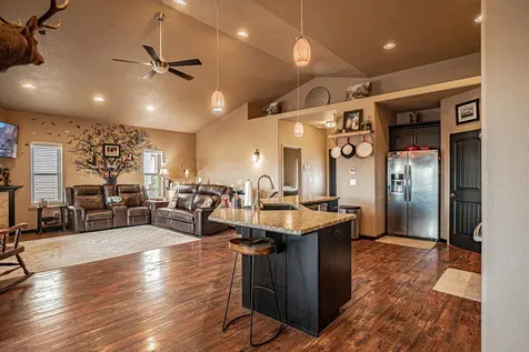 1050 Azure Way Eagle Point OR 97524