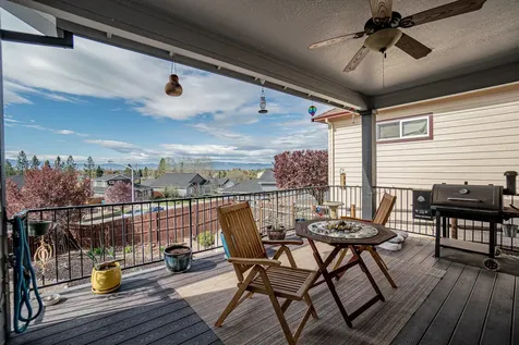 1050 Azure Way Eagle Point OR 97524