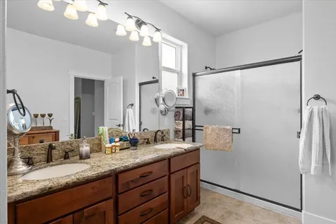 1025 Mcphearson Lane Medford OR 97504