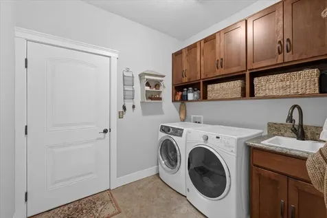 1025 Mcphearson Lane Medford OR 97504