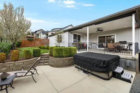 1025 Mcphearson Lane Medford OR 97504