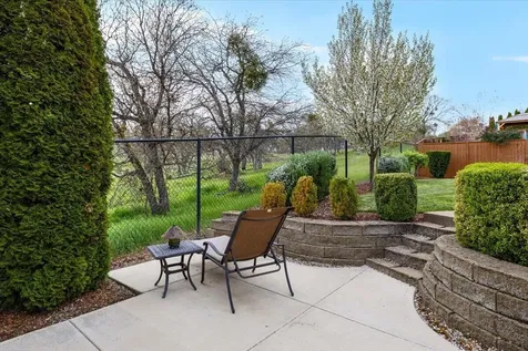 1025 Mcphearson Lane Medford OR 97504