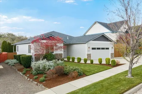 1025 Mcphearson Lane Medford OR 97504