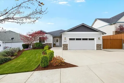 1025 Mcphearson Lane Medford OR 97504