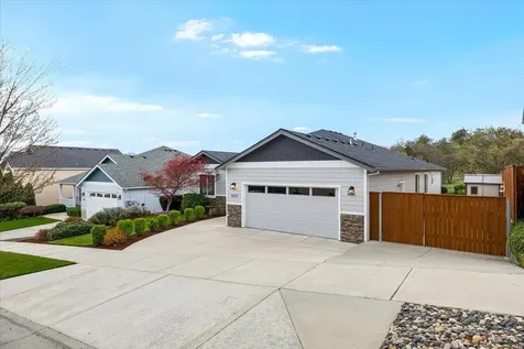 1025 Mcphearson Lane Medford OR 97504