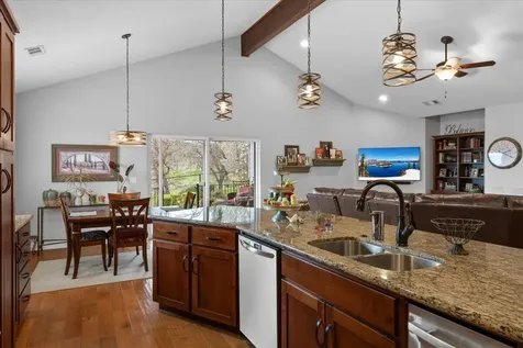 1025 Mcphearson Lane Medford OR 97504