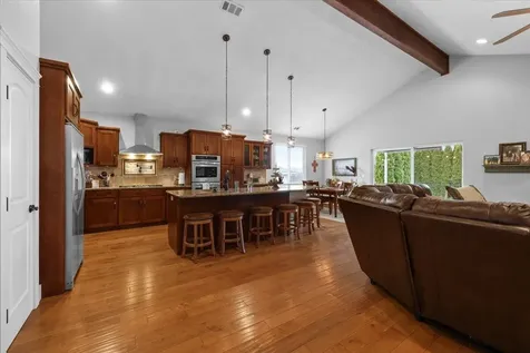 1025 Mcphearson Lane Medford OR 97504