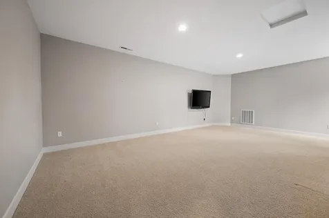 2531 NW Locke Court Bend OR 97703
