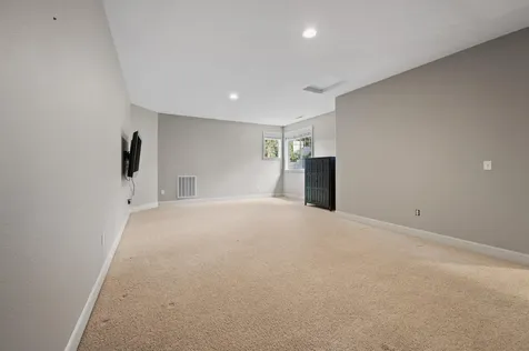 2531 NW Locke Court Bend OR 97703