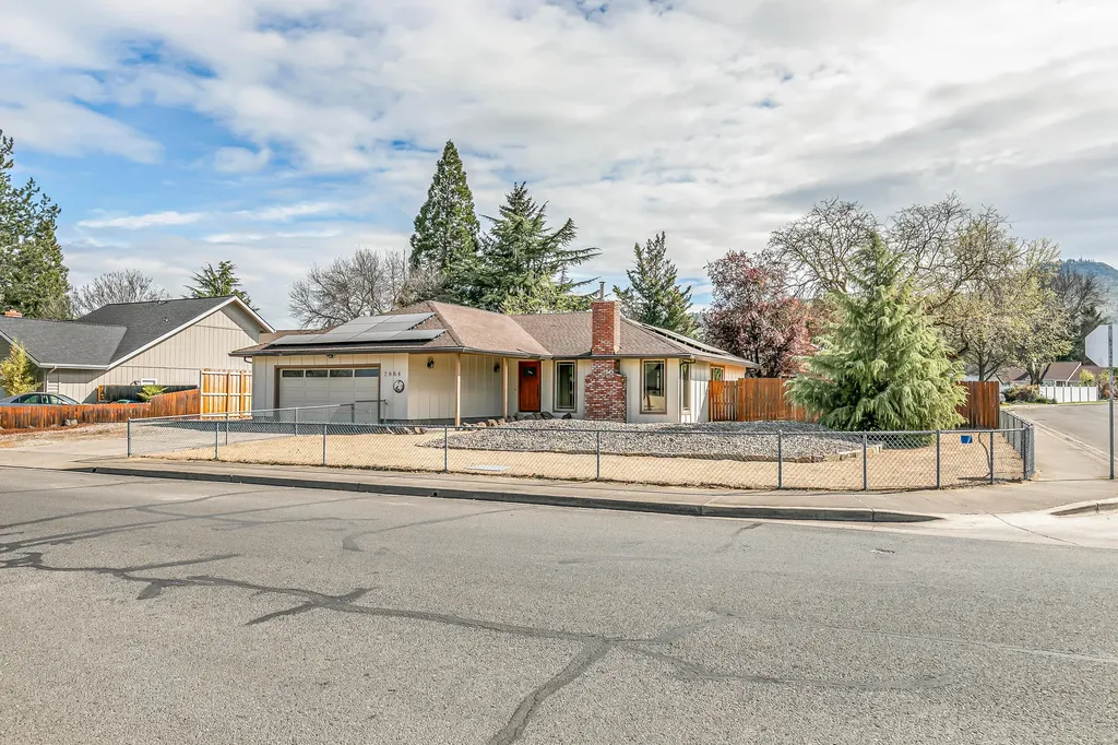 2864 Hawaiian Avenue Medford OR 97504