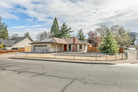 2864 Hawaiian Avenue Medford OR 97504