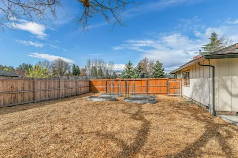 2864 Hawaiian Avenue Medford OR 97504