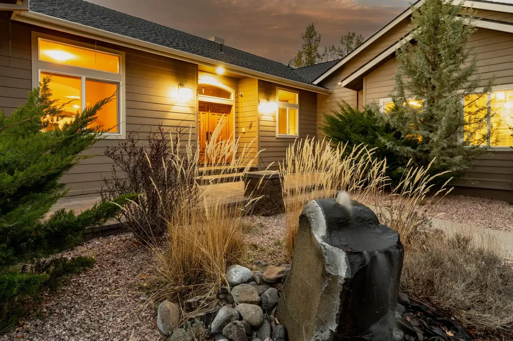 6904 SW Joshua Court Powell Butte OR 97753