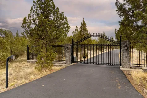 6904 SW Joshua Court Powell Butte OR 97753
