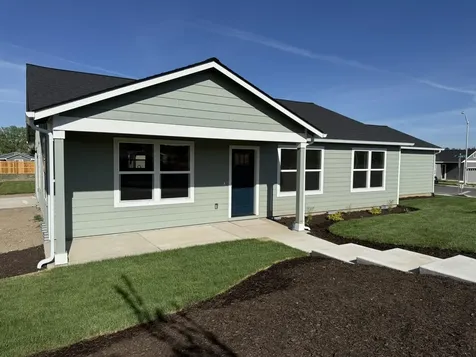 639 NE Arnold Street Madras OR 97741