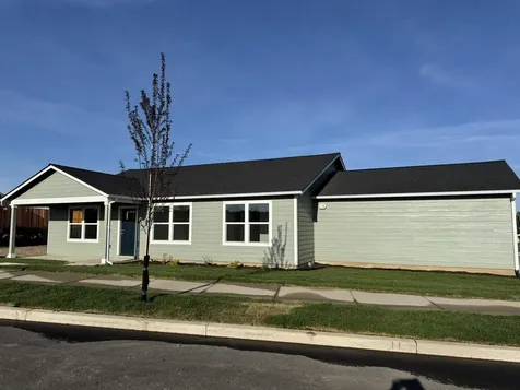 639 NE Arnold Street Madras OR 97741