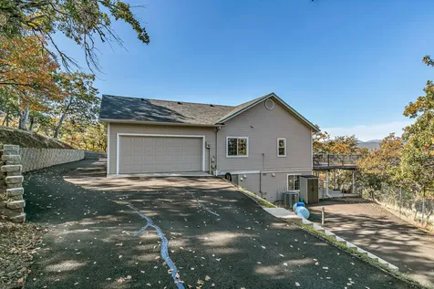 5227 Pioneer Road Medford OR 97501