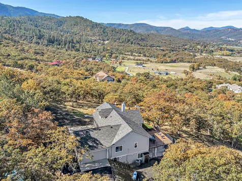 5227 Pioneer Road Medford OR 97501