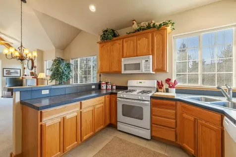 5006 Swallow Court Klamath Falls OR 97601