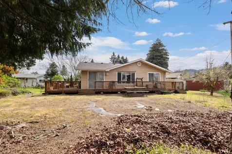 1584 NW Spray Court Roseburg OR 97471