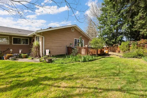 1584 NW Spray Court Roseburg OR 97471