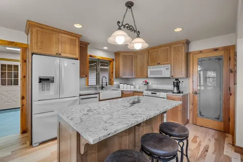 4690 W Antler Avenue Redmond OR 97756