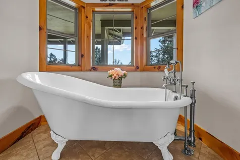 4690 W Antler Avenue Redmond OR 97756