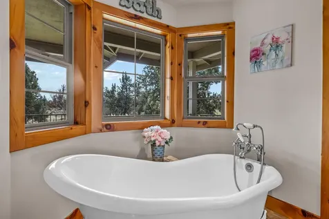4690 W Antler Avenue Redmond OR 97756