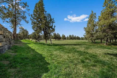 4690 W Antler Avenue Redmond OR 97756