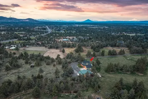 4690 W Antler Avenue Redmond OR 97756