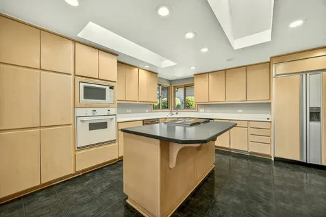 6023 Hillcrest Road Medford OR 97504