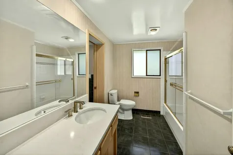 6023 Hillcrest Road Medford OR 97504