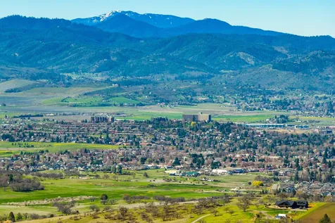 6023 Hillcrest Road Medford OR 97504